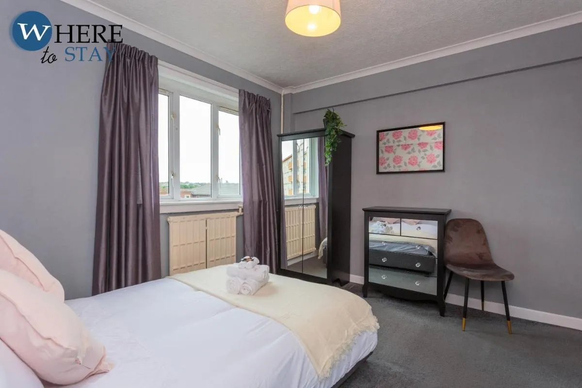 Image 5 of Stunning 3 bedroom apartment Edinburgh