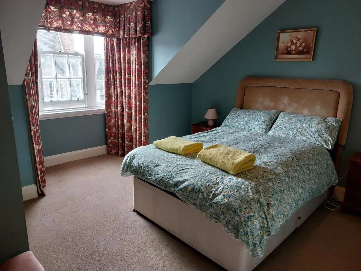 Image 2 of Stunning 4 bedroom, 2-Storey Apartment on the Royal Mile