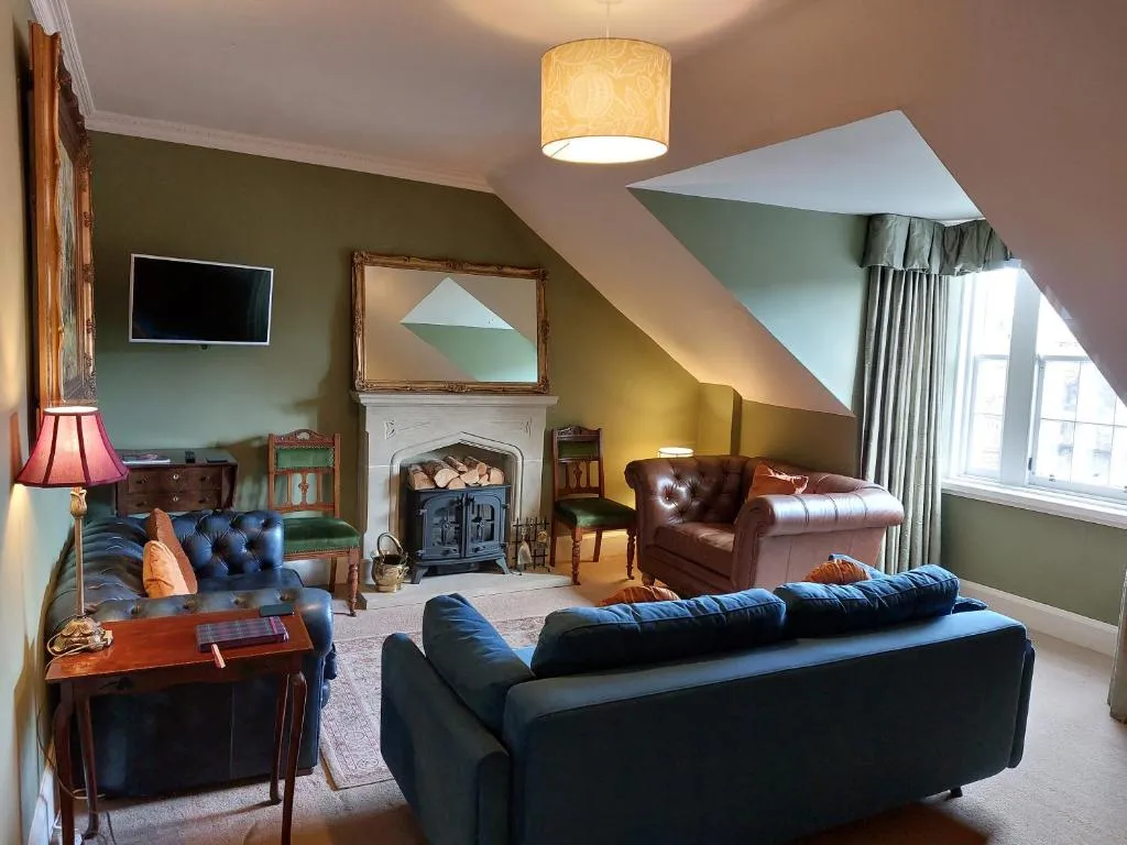 Image of Stunning 4 bedroom, 2-Storey Apartment on the Royal Mile