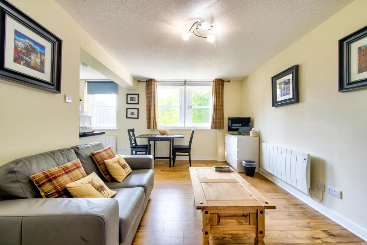 Image 4 of Stunning Studio Apartment Castle View