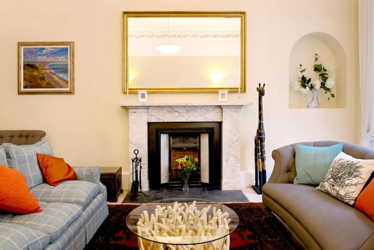 Image 4 of Stylish Central Edinburgh Apartment