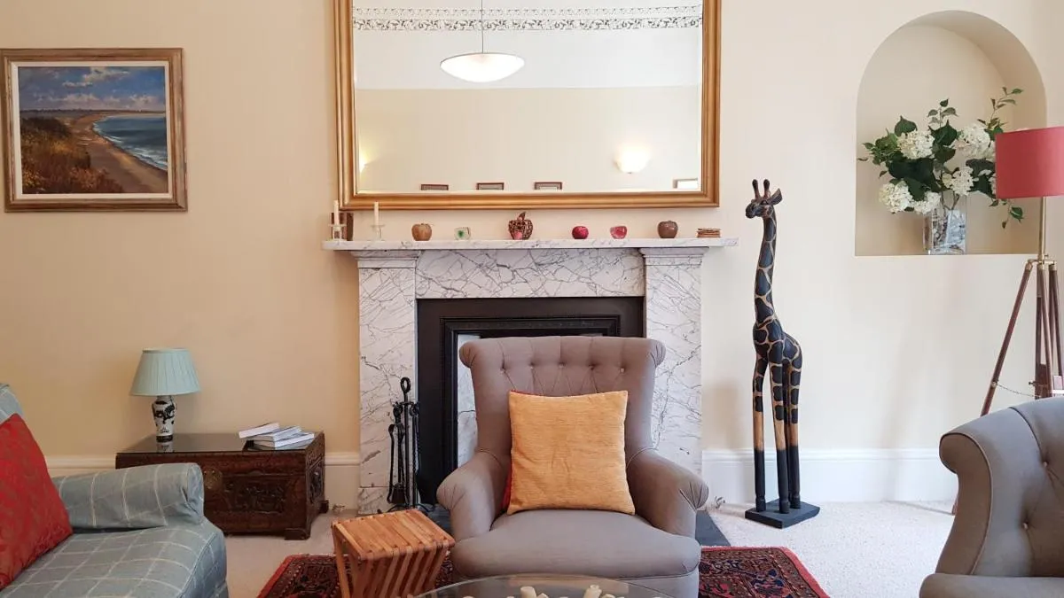 Image 3 of Stylish Central Edinburgh Apartment