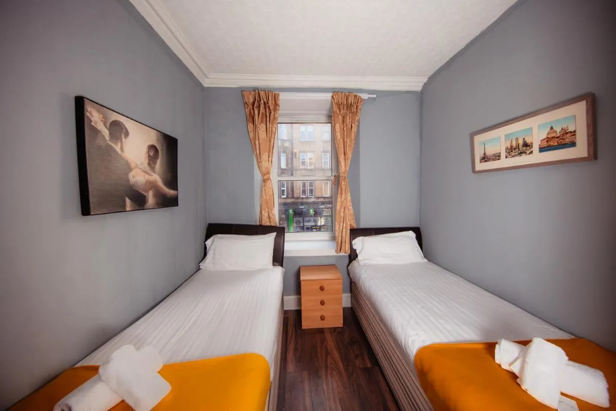 Image 1 of Super Central 4bedroom Apartment at the Meadows