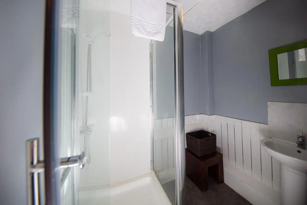 Image 2 of Super Central 4bedroom Apartment at the Meadows