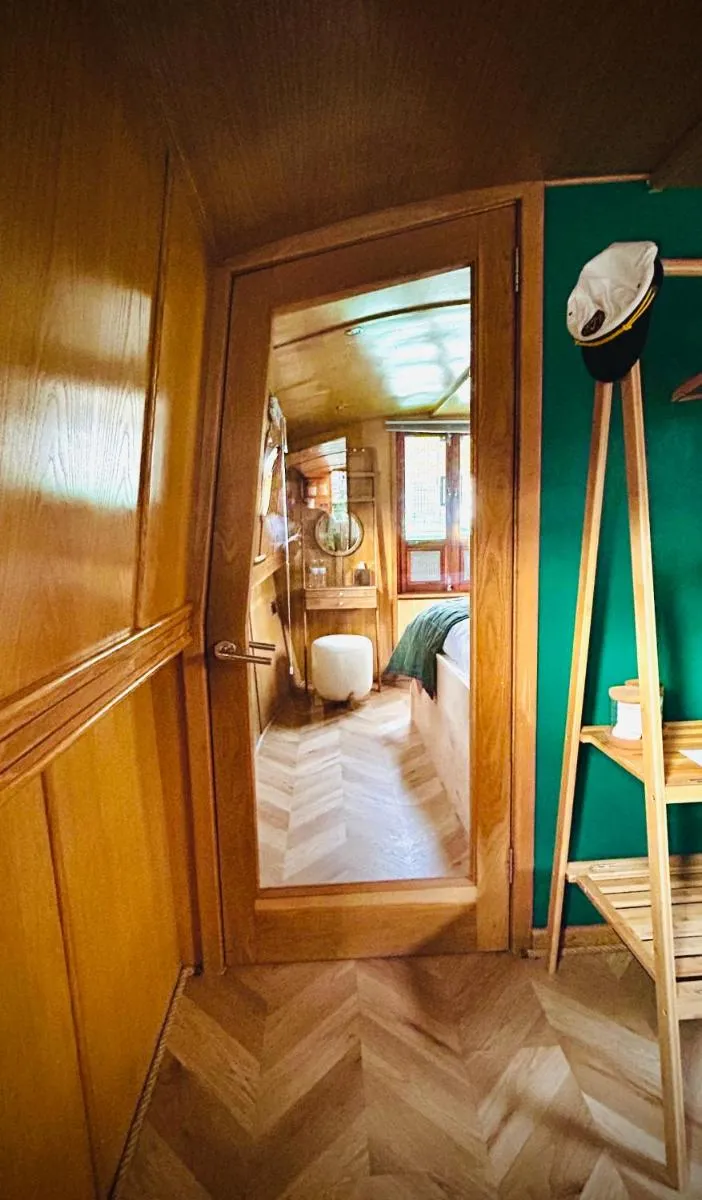 Image 6 of The Four Sisters Boatel – Houseboat
