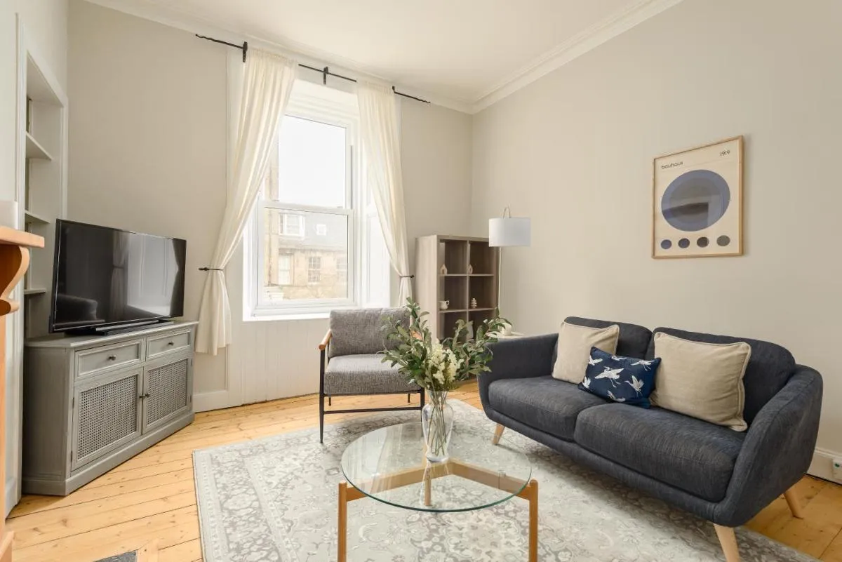 Image 4 of The Raeburn Residence – Stockbridge