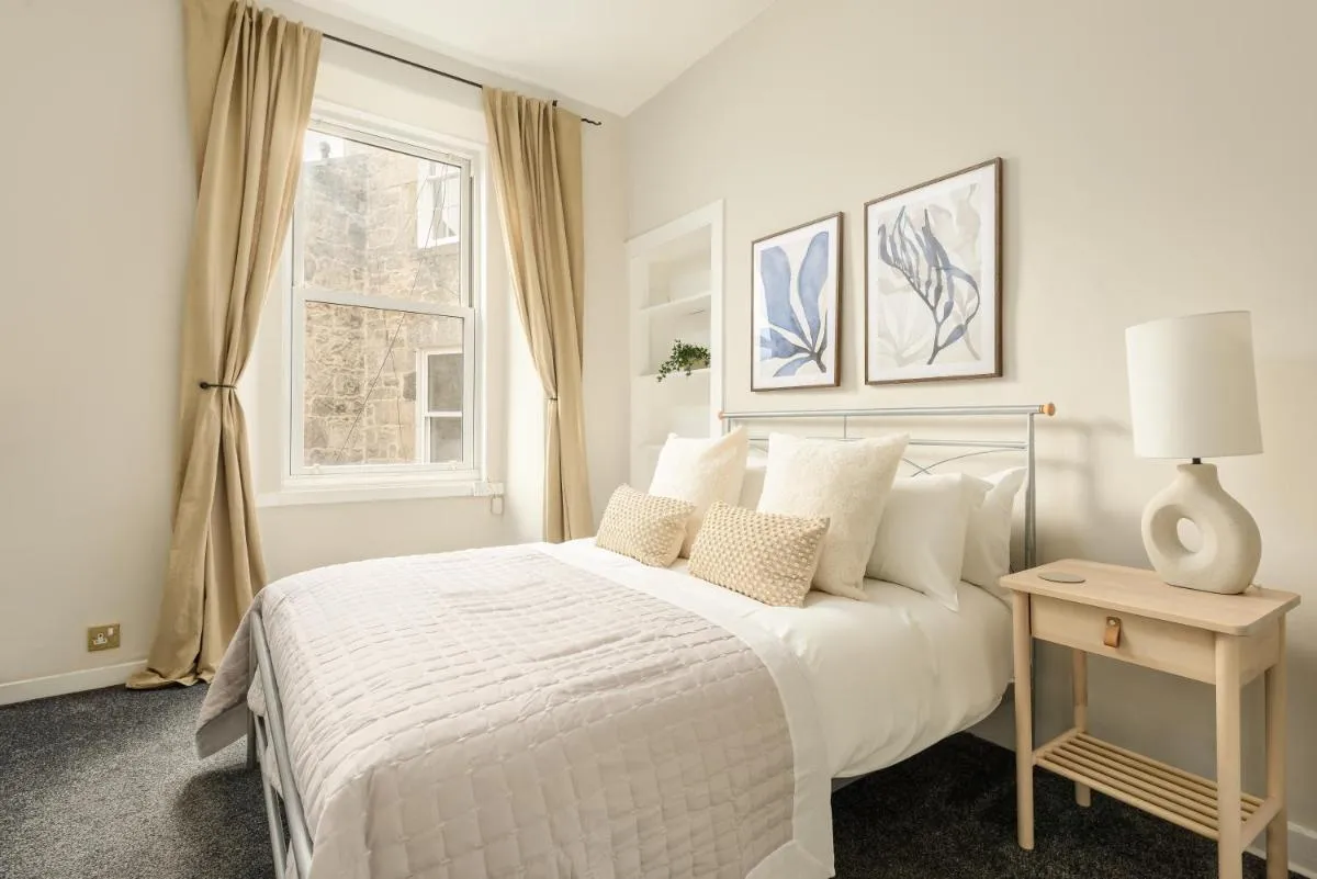 Image 1 of The Raeburn Residence – Stockbridge