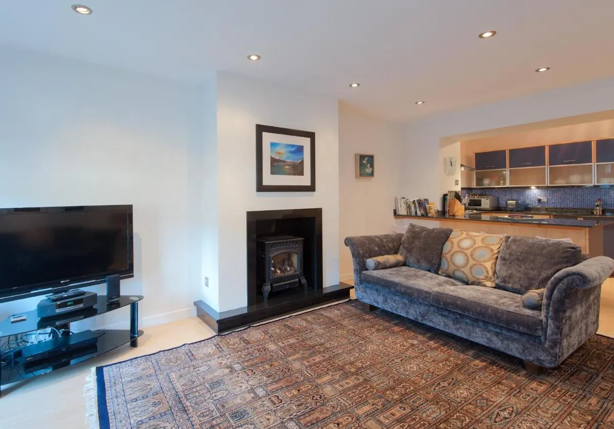 Image 4 of The York Place Residence