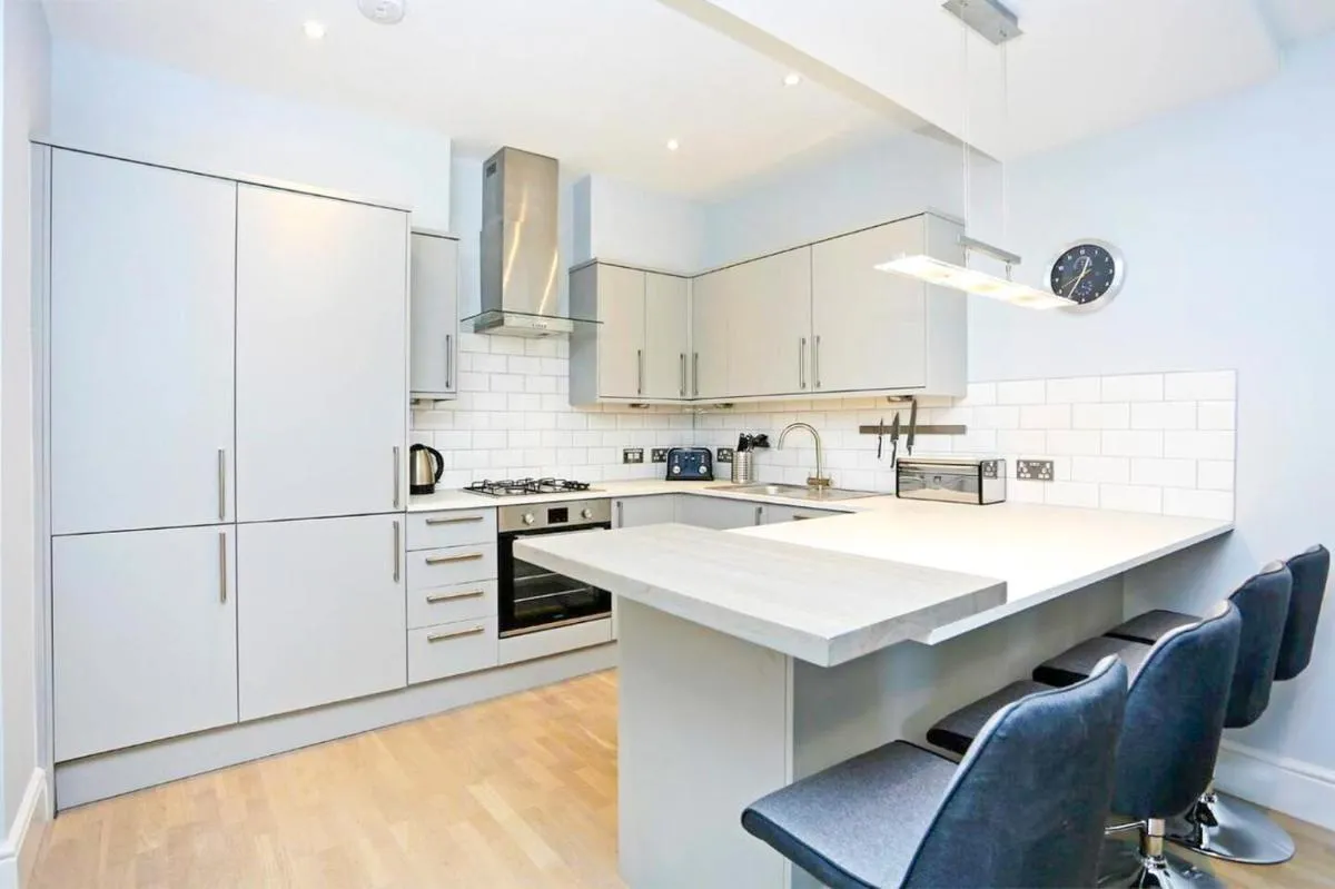 Image 3 of Ultra Modern, Stylish Apartment Next To Princes St