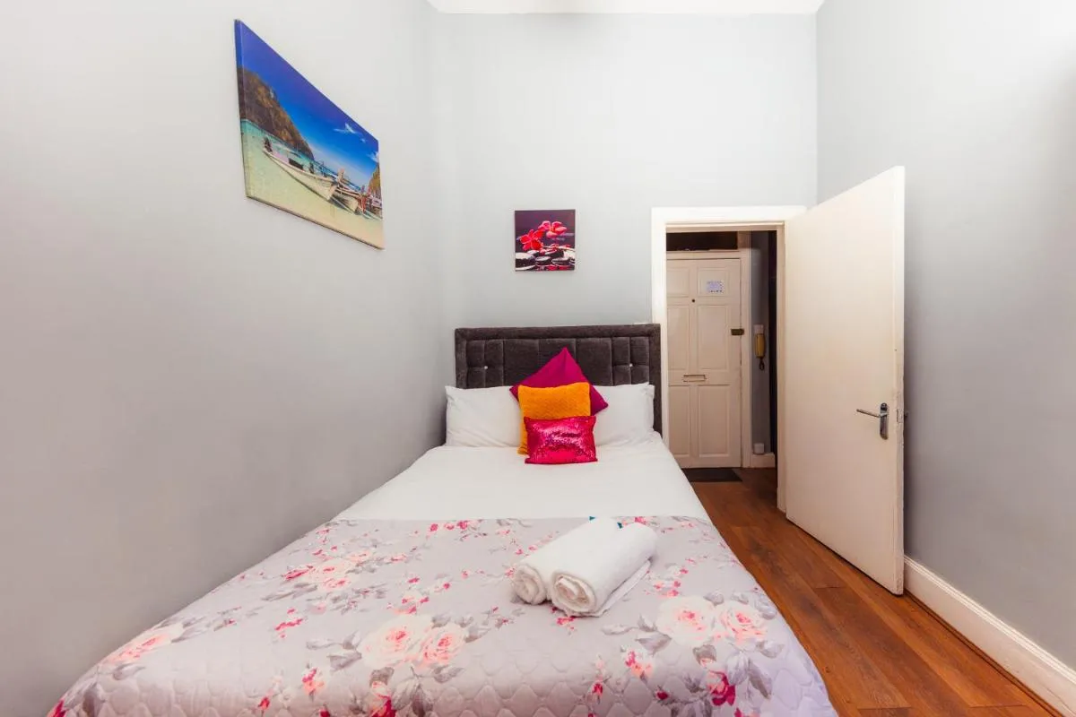 Image 5 of Warm 1 Bed Apartment by Holyrood Palace and Park!