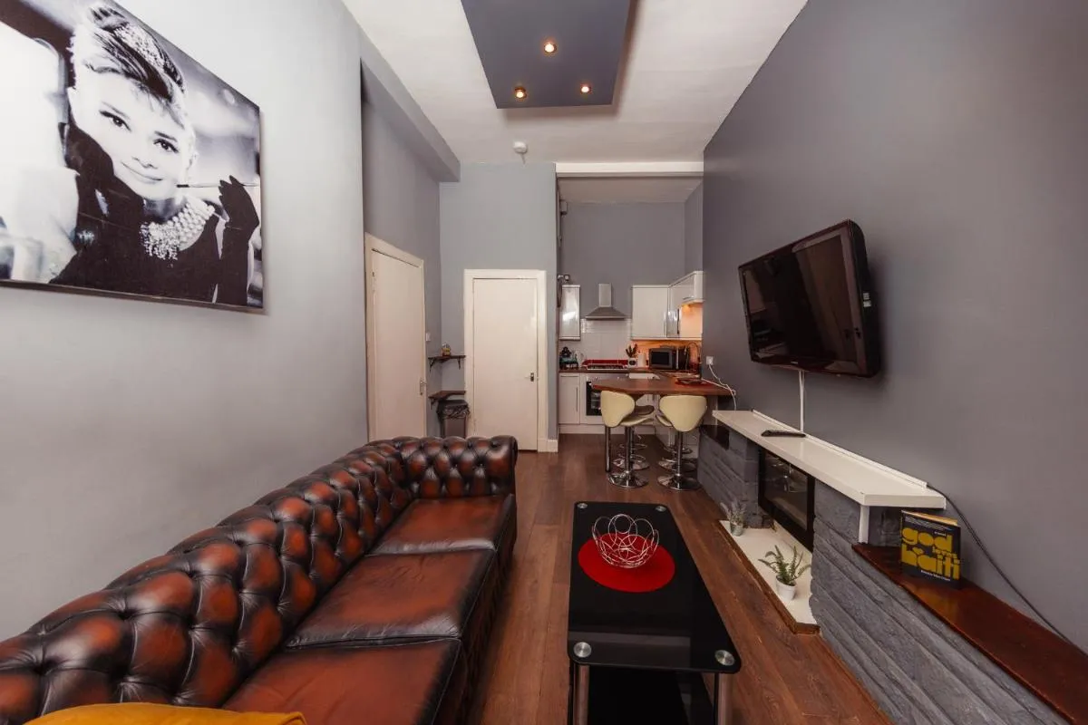 Image 4 of Warm 1 Bed Apartment by Holyrood Palace and Park!