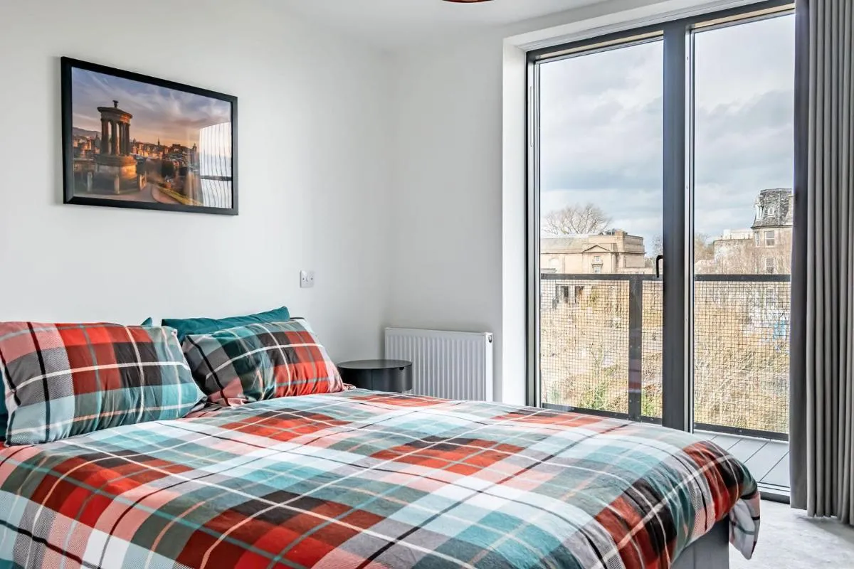 Image 6 of amazing apartments – Great Junction St – by Water of Leith